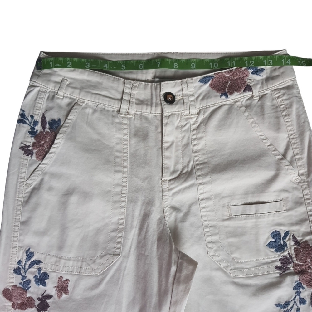 Sundance Embroidered Floral Cargo Pants Womens Size 2 Cream Spring Straight Leg - Picture 9 of 16